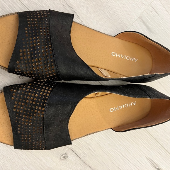 Andiamo Women's Black Sandals - Picture 2 of 7